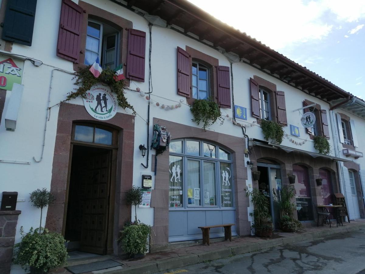 La vita é bella Saint-Jean-Pied-de-Port Exterior foto