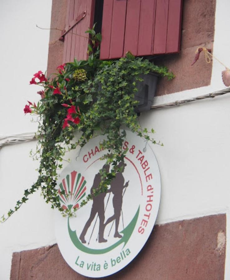 La vita é bella Saint-Jean-Pied-de-Port Exterior foto